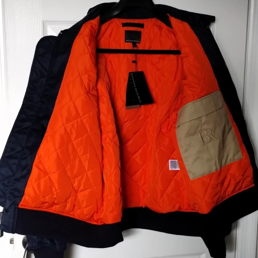BANANA REPUBLIC INSULATED WATER RESISTANT BOMBER JACKET